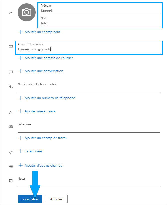 Formulaire de création d'un nouveau contact dans la boîte mail Outlook